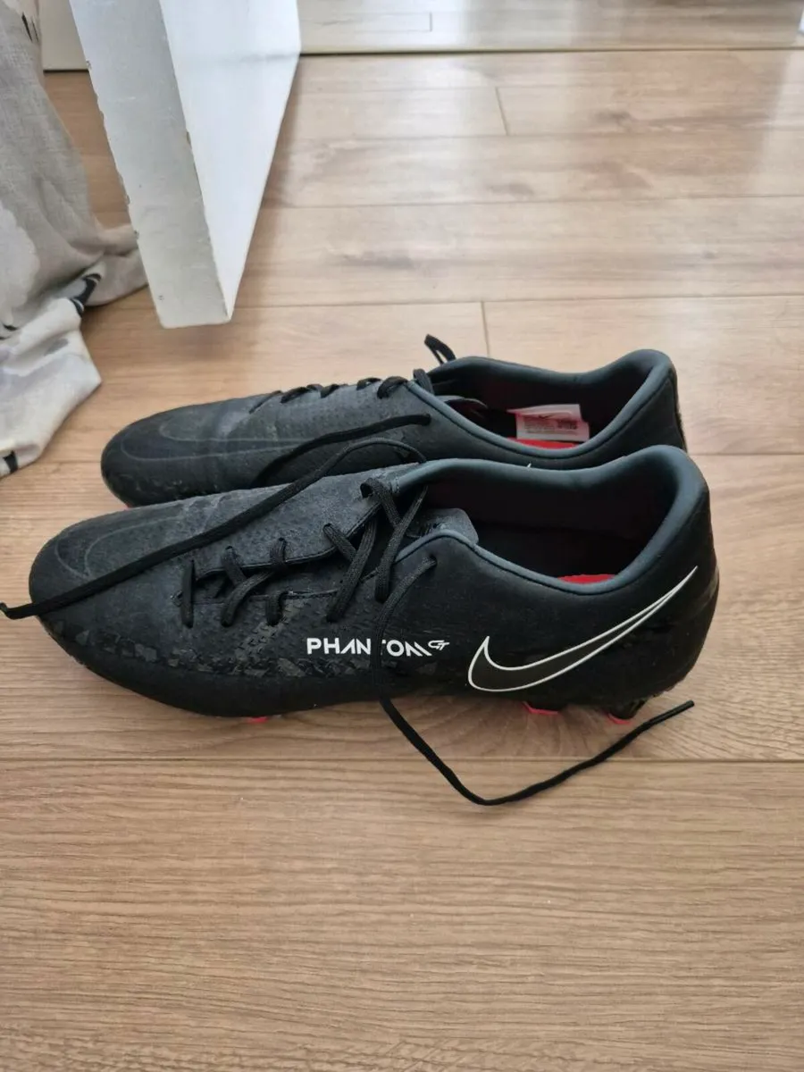 Boots+Helmet - Image 2