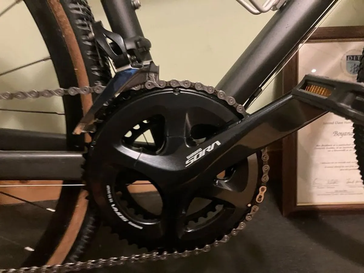 Triban 500 disc medium size practically brand new - Image 3