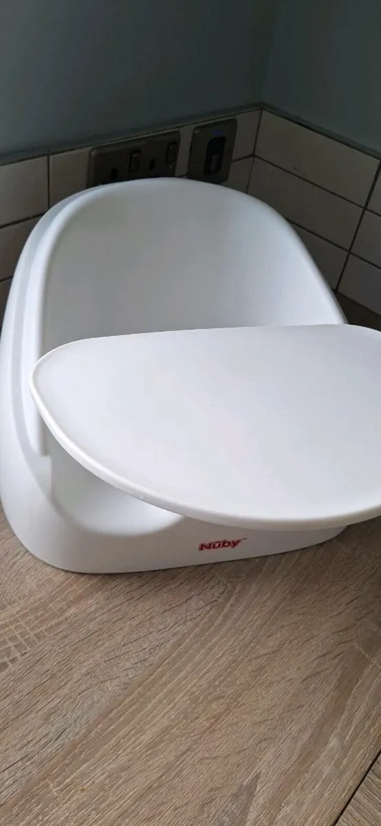 Nuby baby seat with tray - Image 1