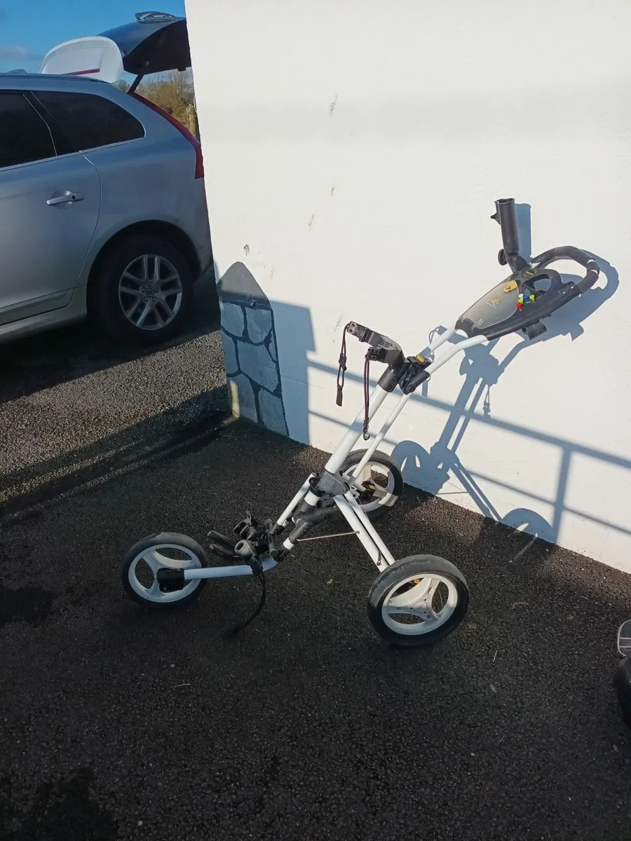 Golf clubs, bag  and trolley - Image 4