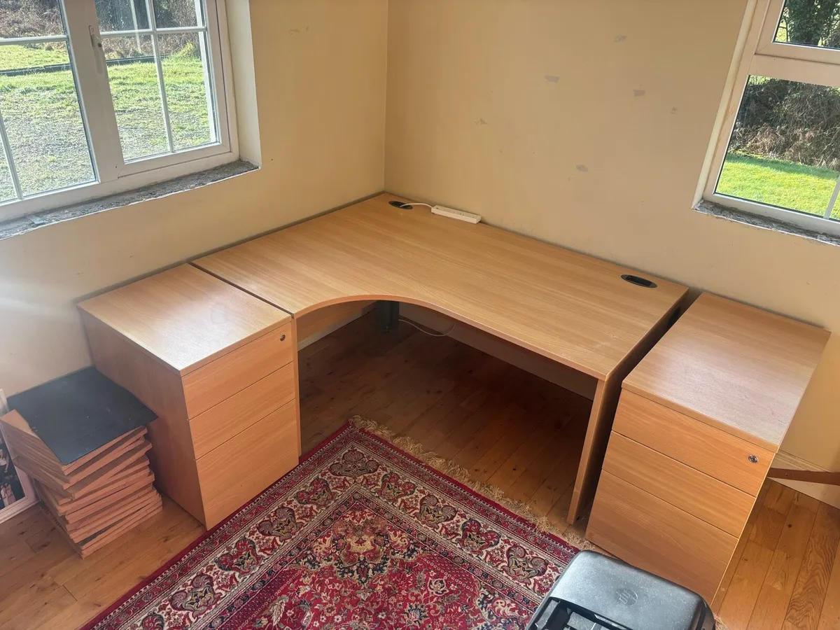 Office Unit w/ 2 sets of matching drawers - Image 1