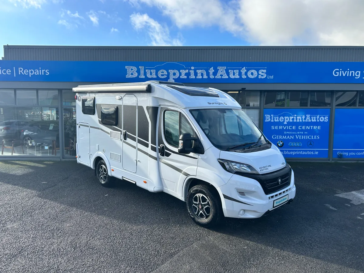 2024 Sunlight V60 Automatic - Image 1