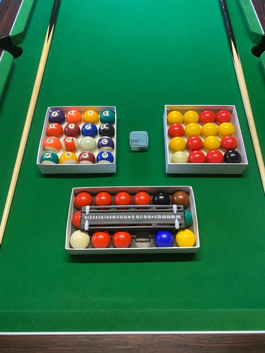 Pool table - Image 1