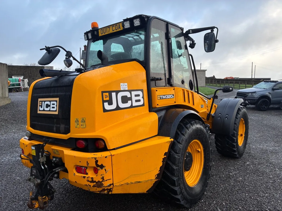 2017 JCB 320s pivot steer - Image 3