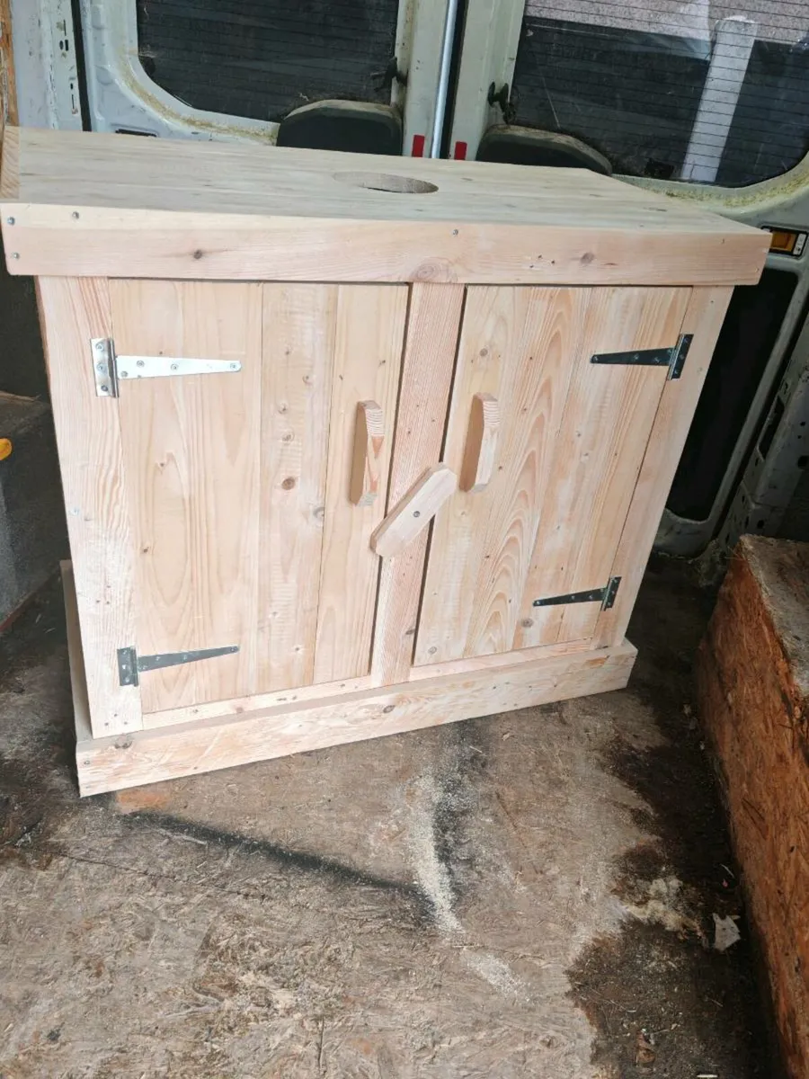 Handmade rustic bin press - Image 4