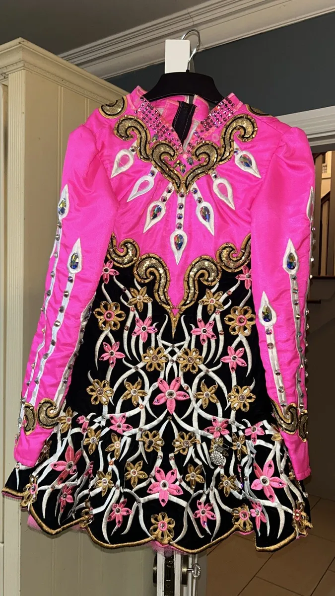 Solo Irish dancing dress and accessories - Image 1