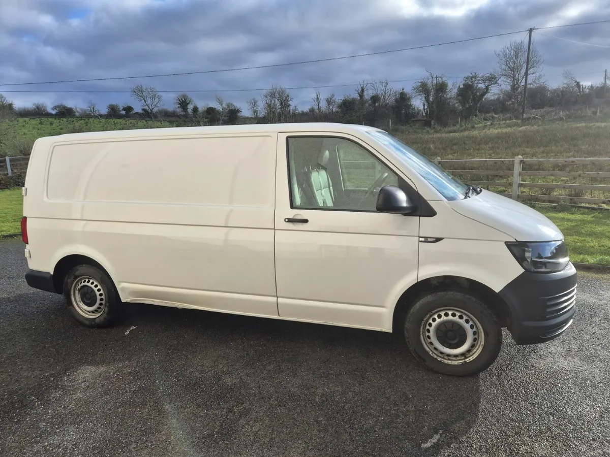 Volkswagen Transporter 2019 - Image 2