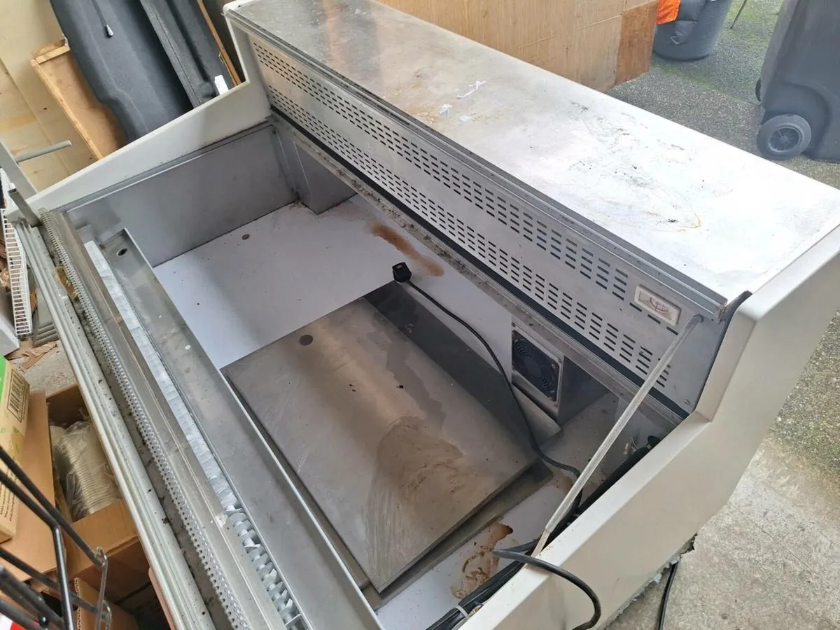 Used Refrigerated Serve Over (compressor faulty) - Image 3