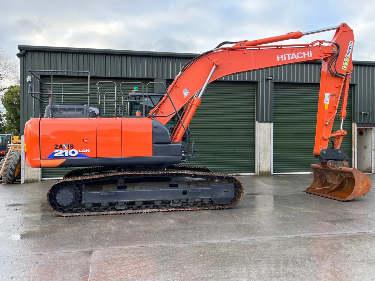 HITACHI ZX210-6 - Image 3