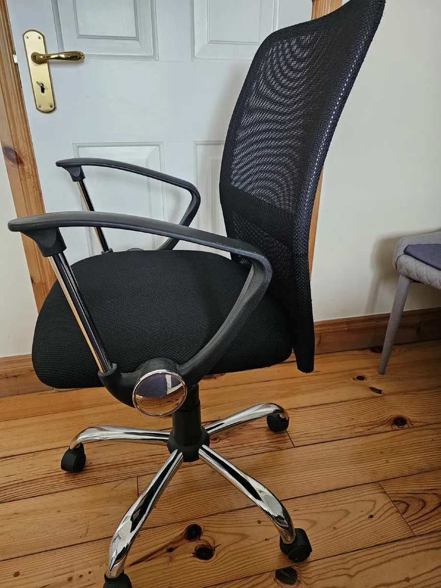Office Chair - Image 1
