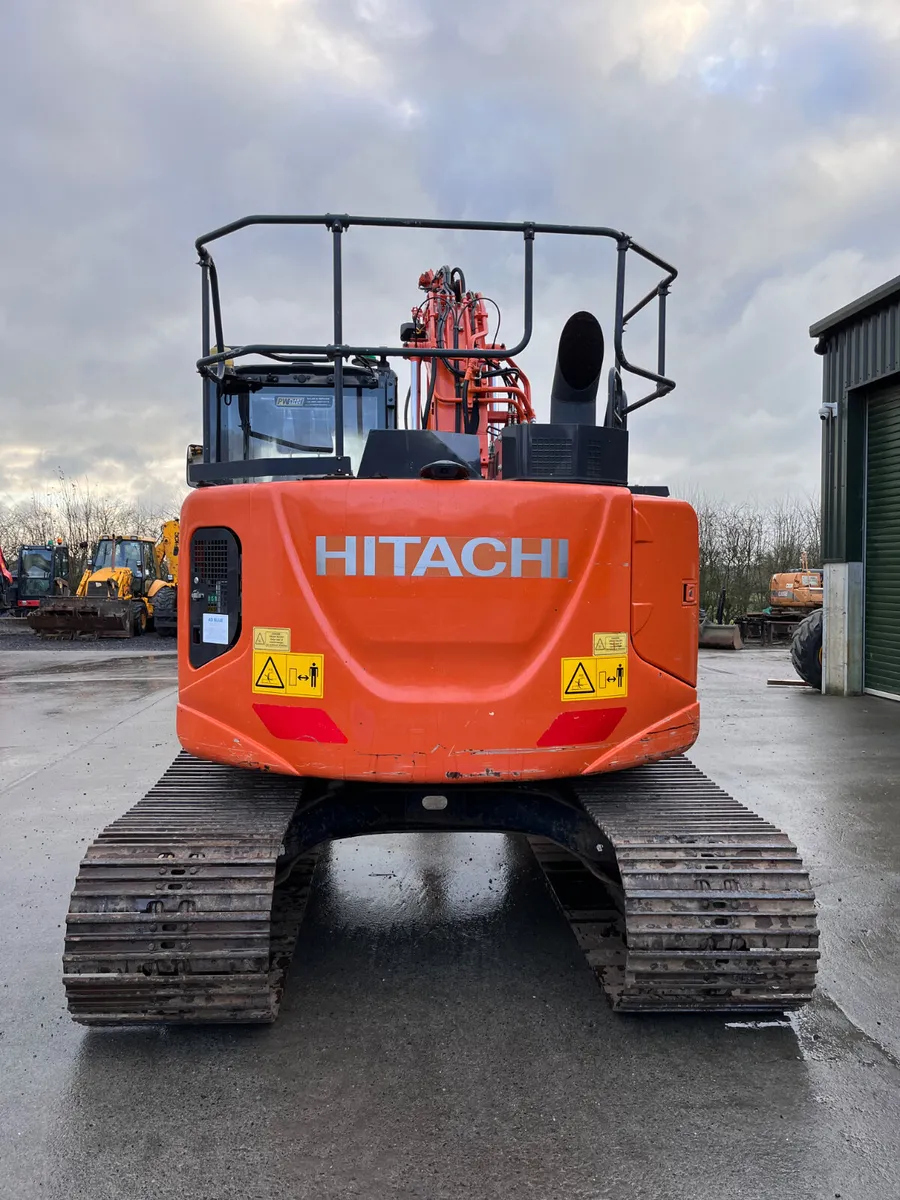 Hitachi zx135-6 - Image 3