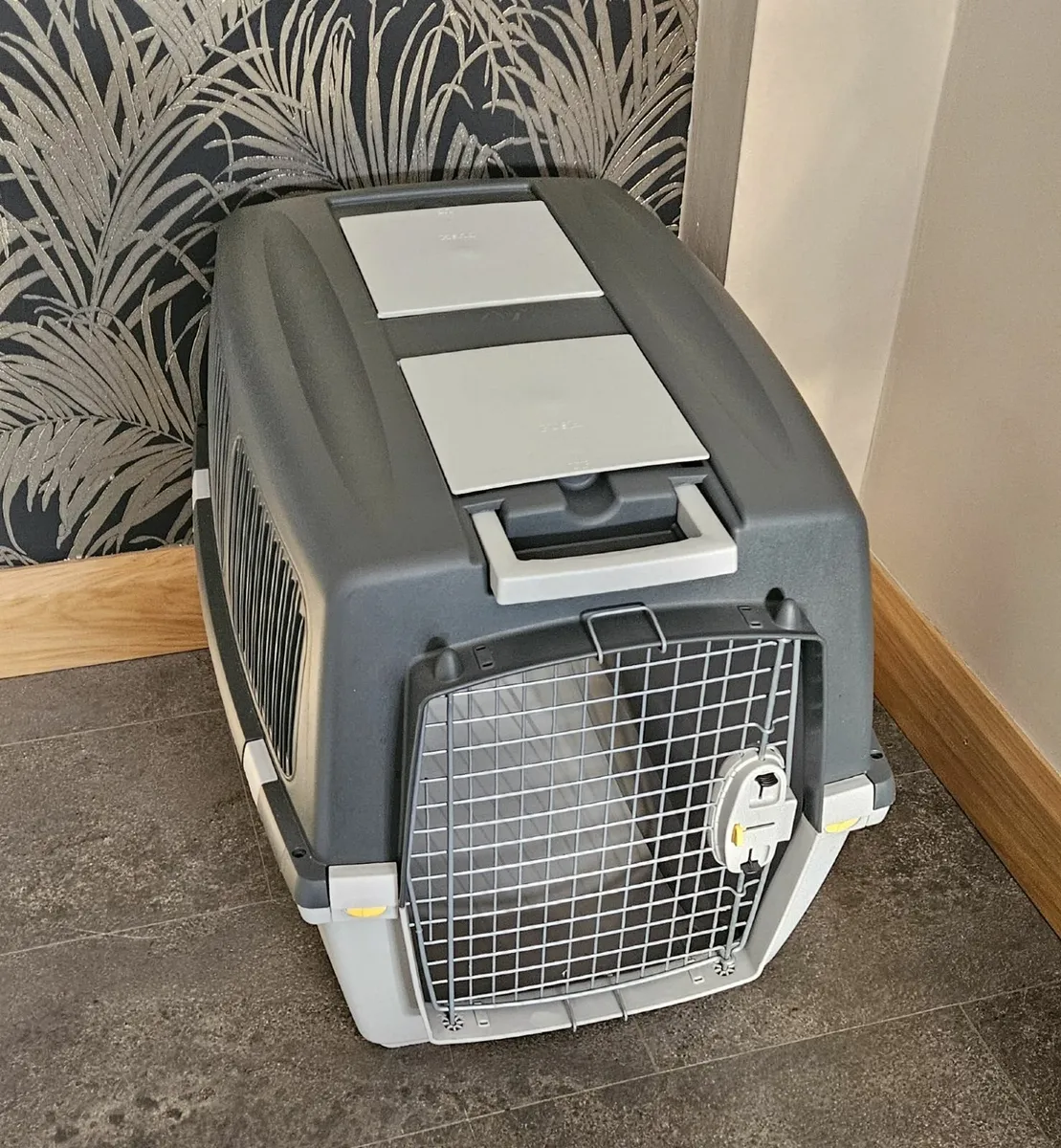 Pet Carrier – Like New – Medium Dogs - Image 1