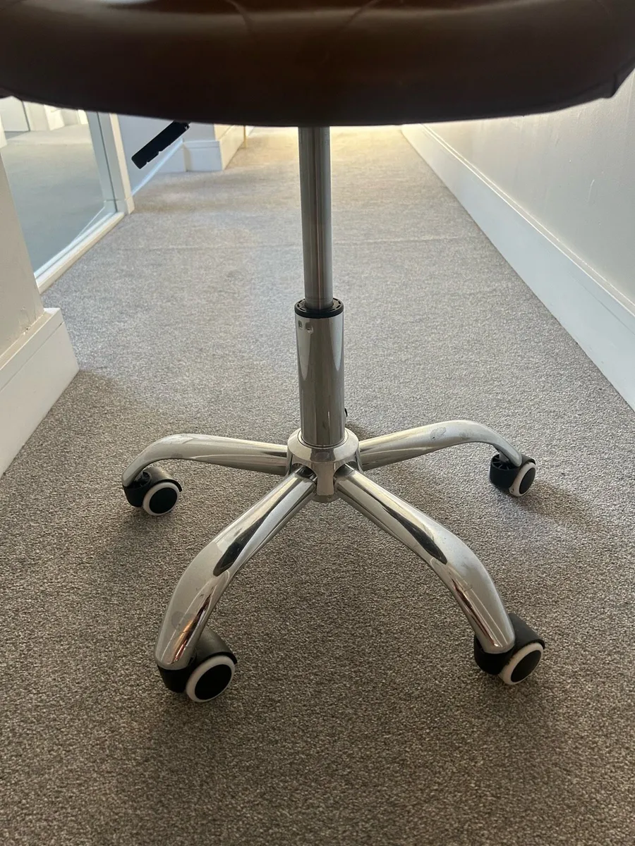 Office Chairs - Image 2