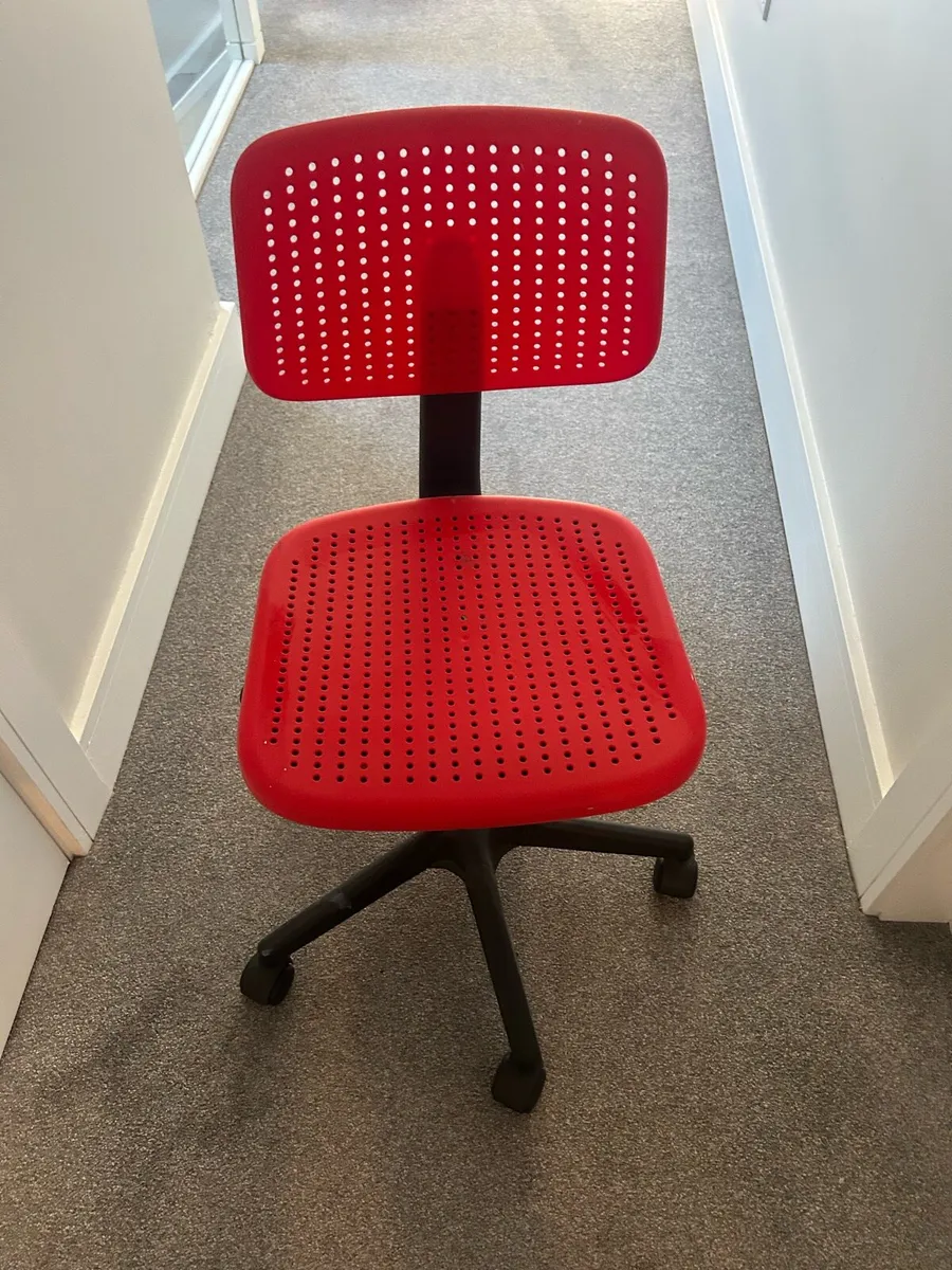Office Chairs - Image 3