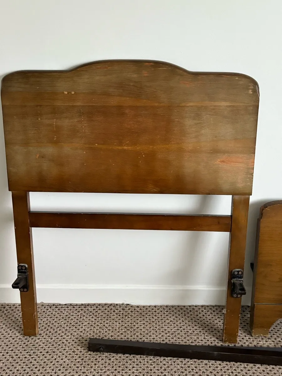 Antique single bed - Image 1