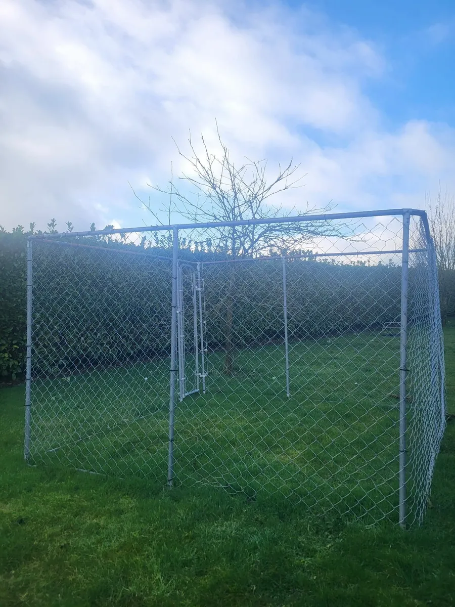 Dog run - Image 1