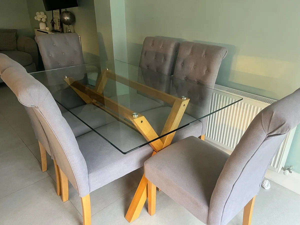 Dining Table & 6 Chairs - €400 ono - Image 1