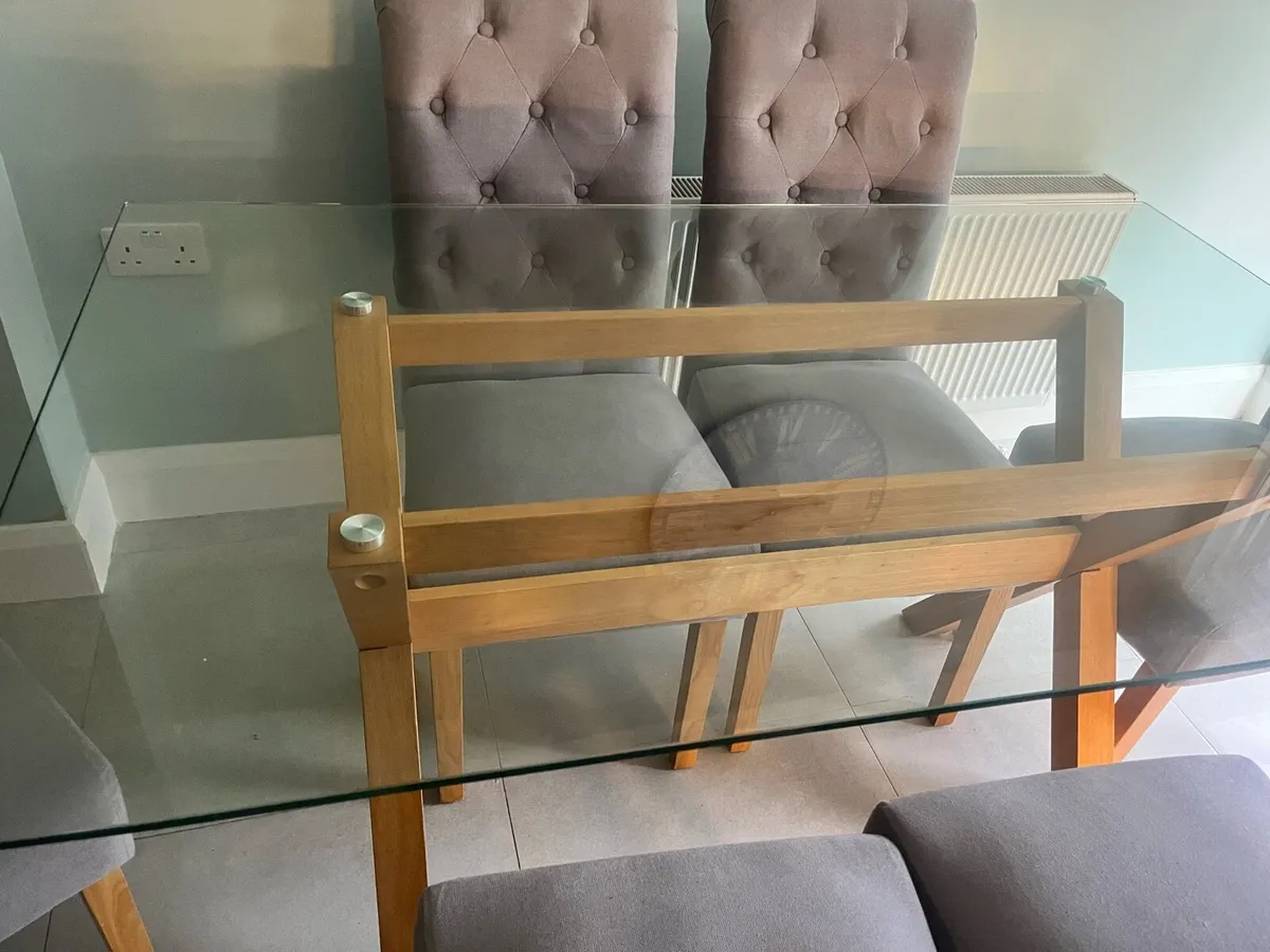 Dining Table & 6 Chairs - €400 ono - Image 4