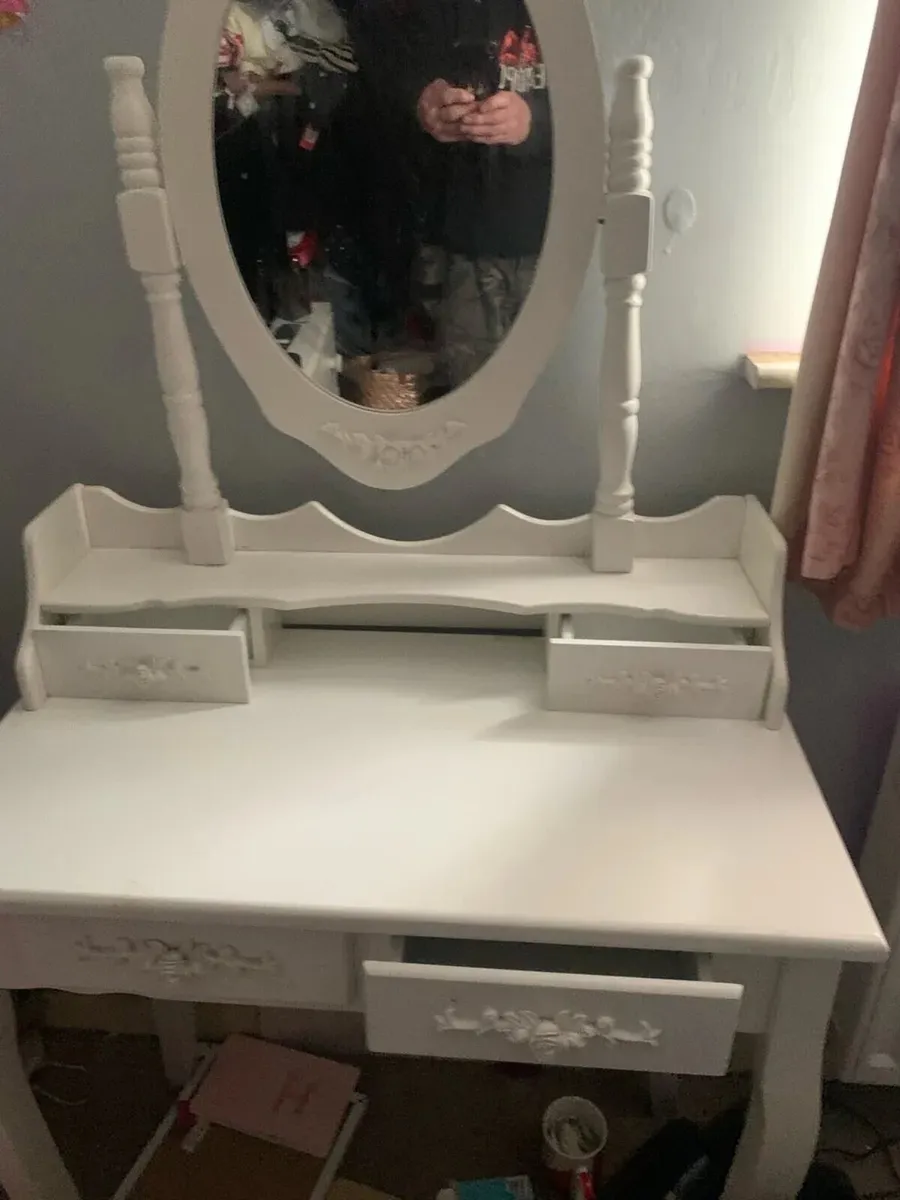 Makeup table with stool - Image 2