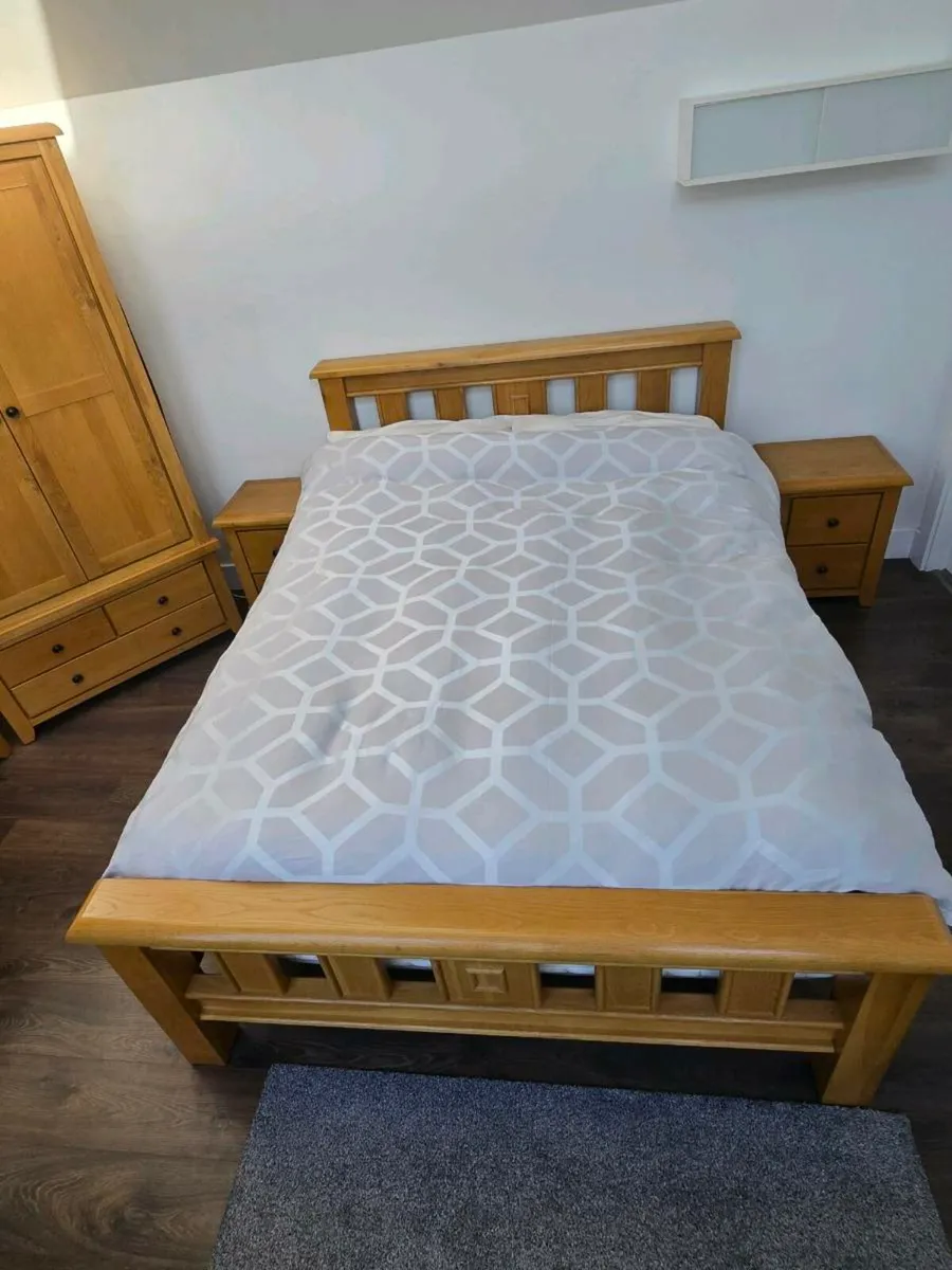Cashel Oak Bedroom Suite - Image 2
