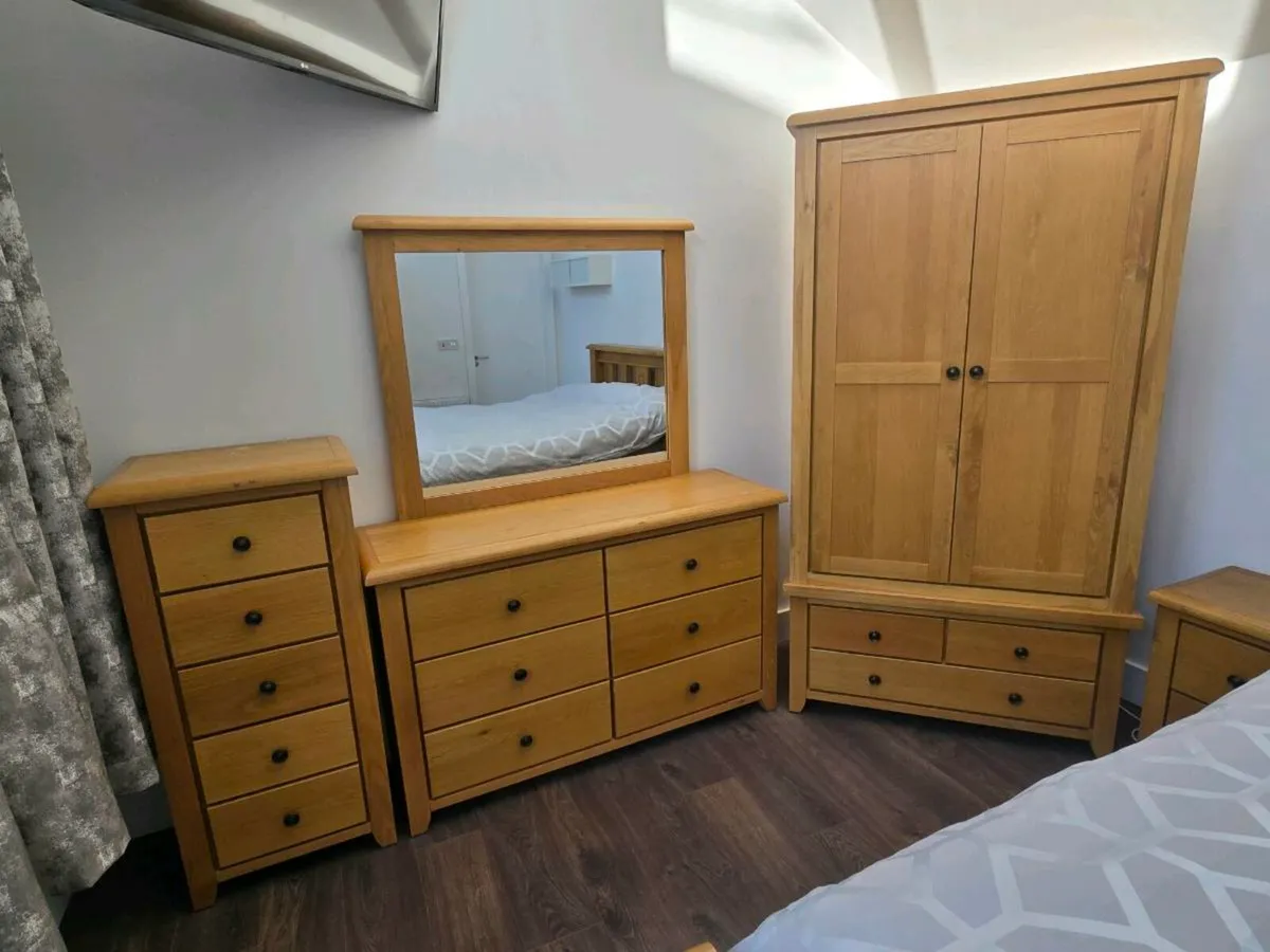 Cashel Oak Bedroom Suite - Image 4