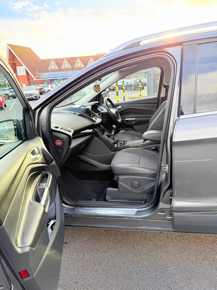 Ford kuga crew cab - Image 4