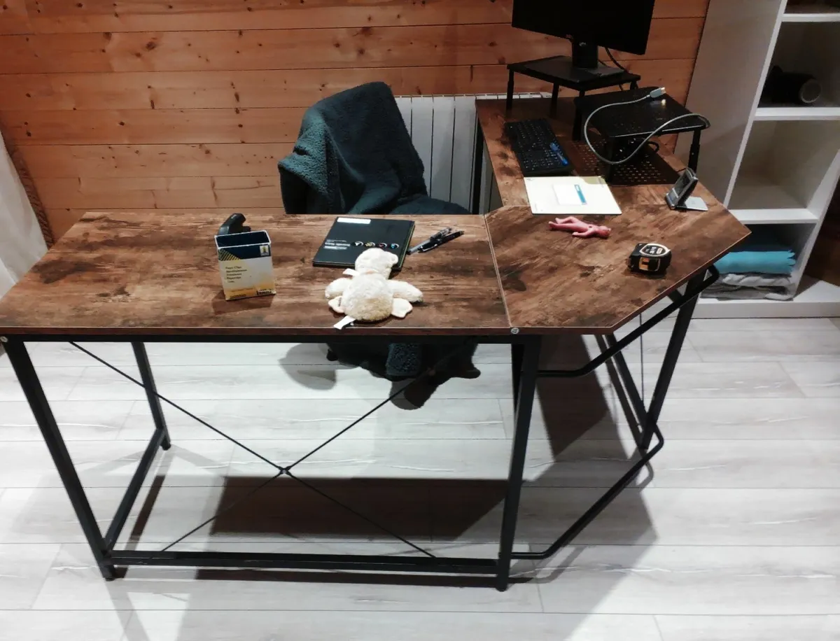 Office desk - Image 2