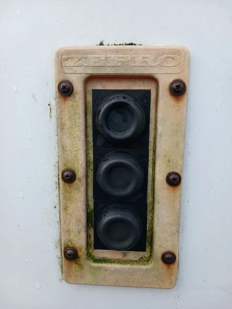 Ford Transit 2011 with Tail Lift - Image 2