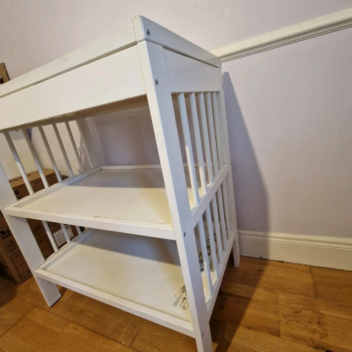 Changing table - Image 2