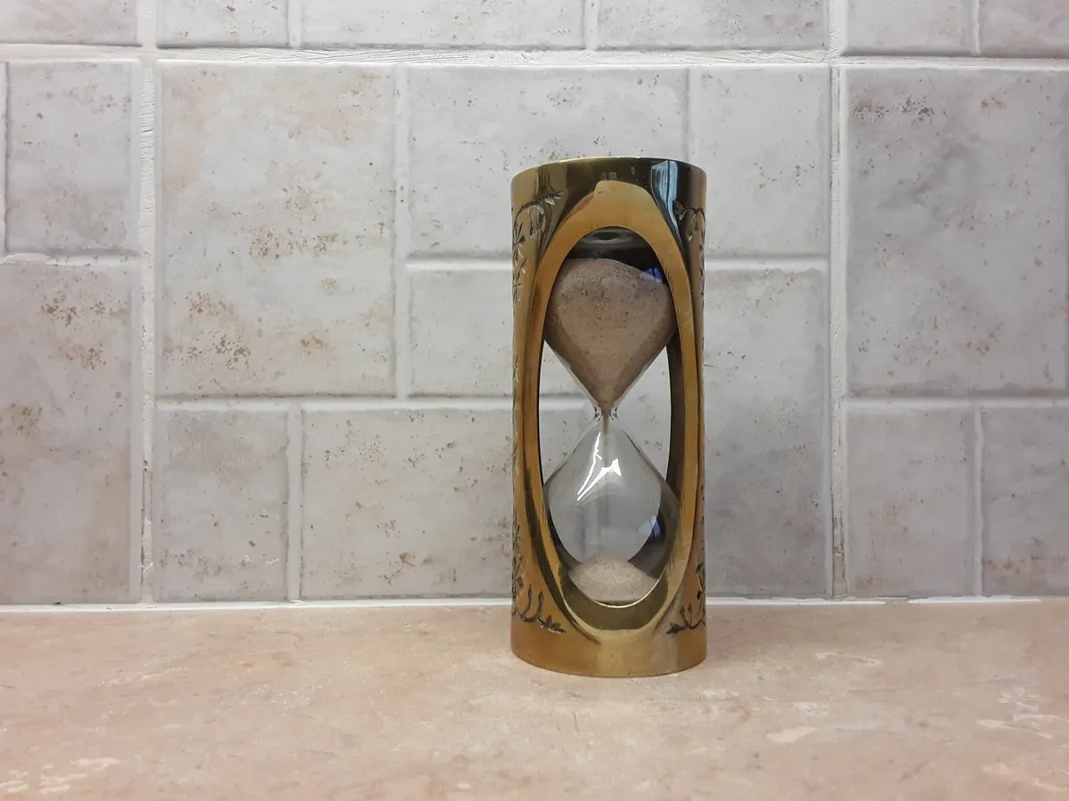 VINTAGE  EGG  TIMER. - Image 3