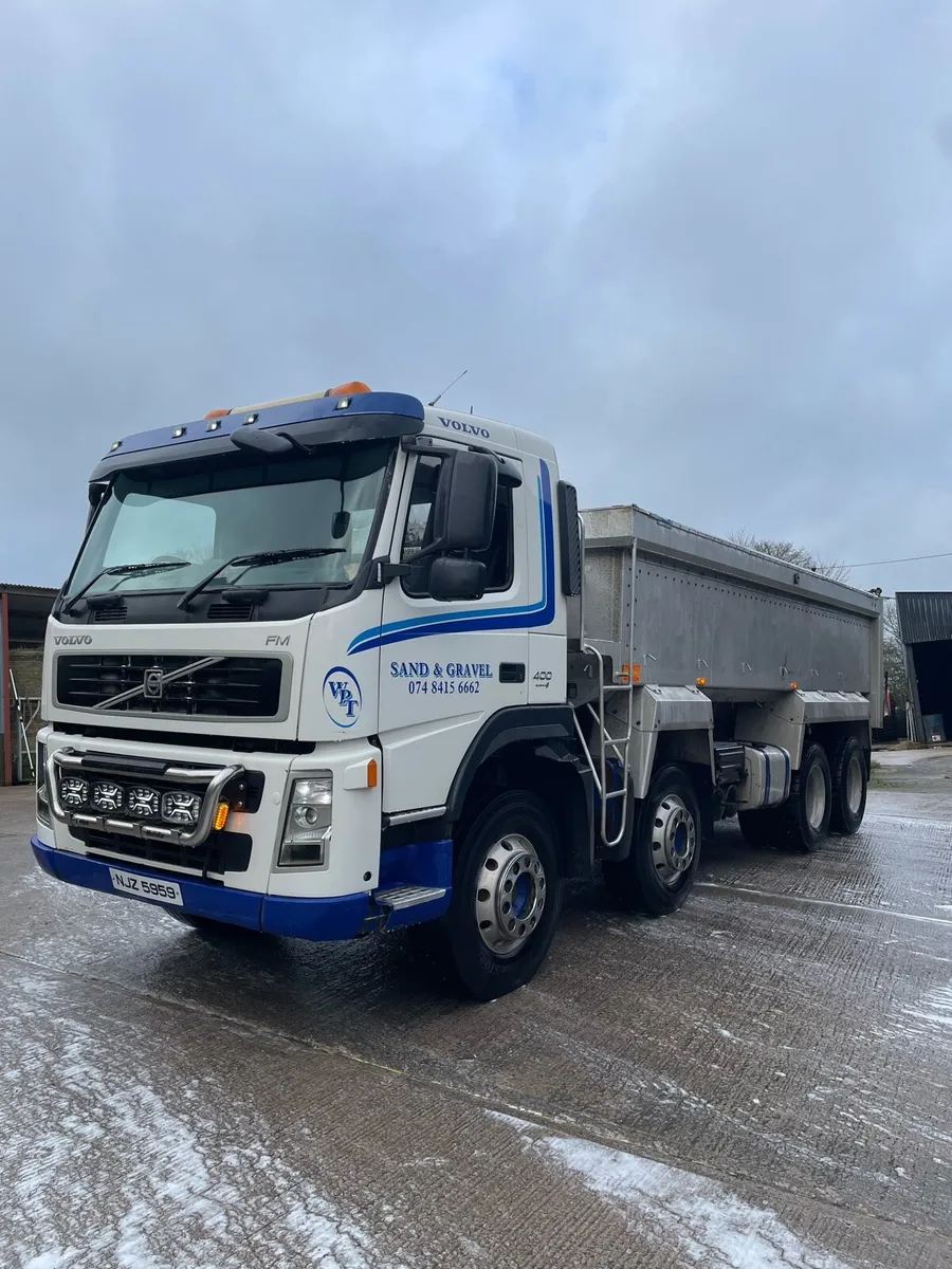 Volvo FM 8x4 Tipper - Image 2