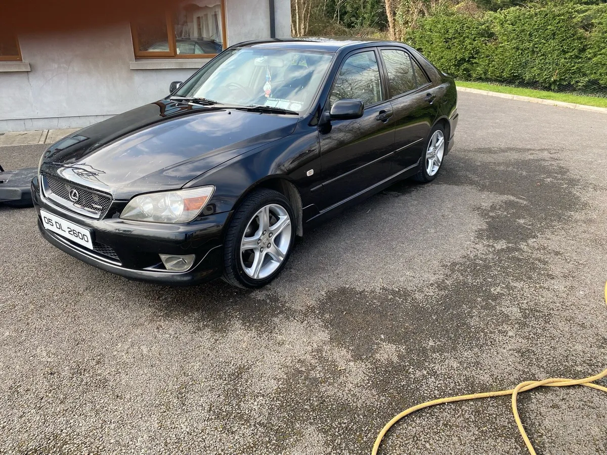 Lexus is200 - Image 3