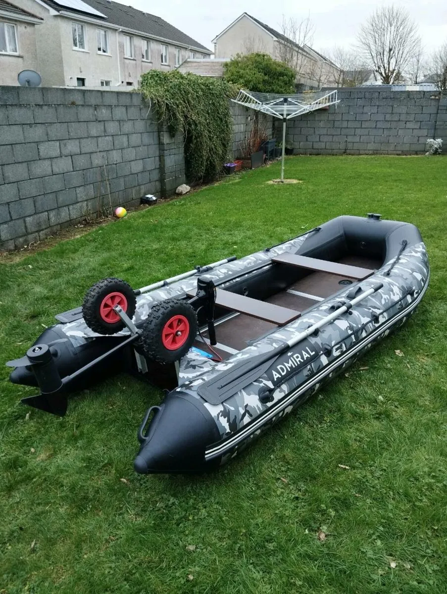 Inflatable boat - Image 2