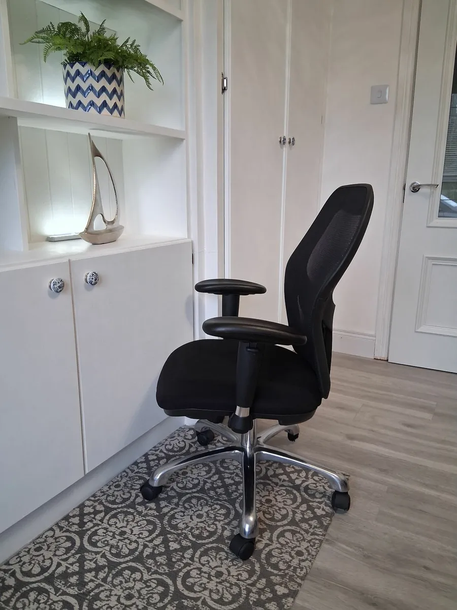 Ergonomic Office Chair - Image 2