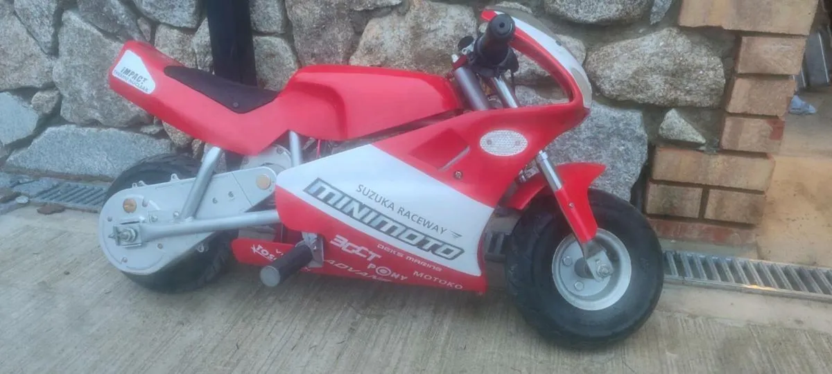 Electric mini moto and man cave piece - Image 1