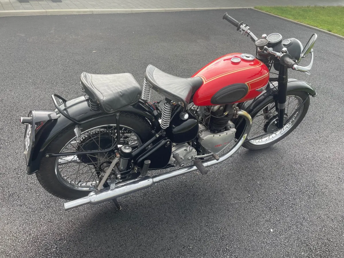 Vintage Motorcycle - Image 4