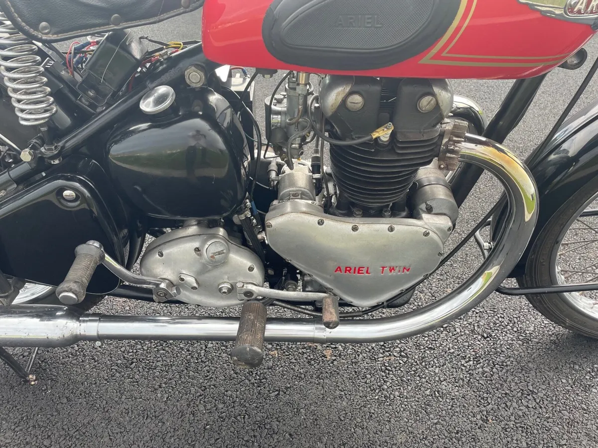 Vintage Motorcycle - Image 4