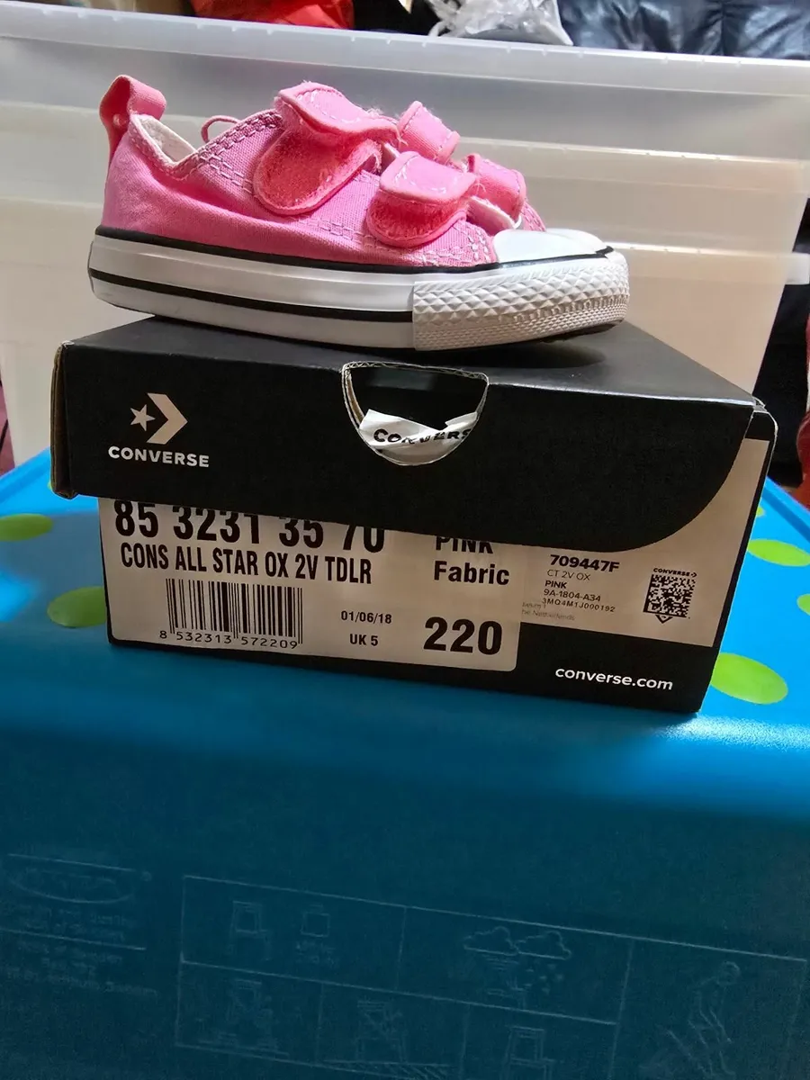 Baby girl shoe - Image 1