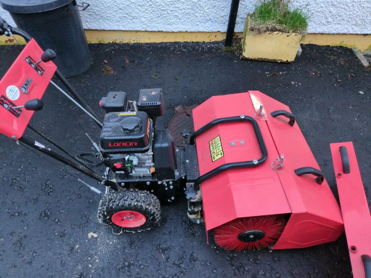 Victor walkbehind road sweeper petrol - Image 1