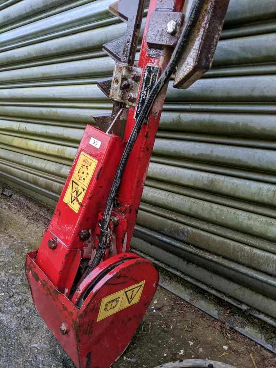 Miscellaneous combine harvester parts - Image 1