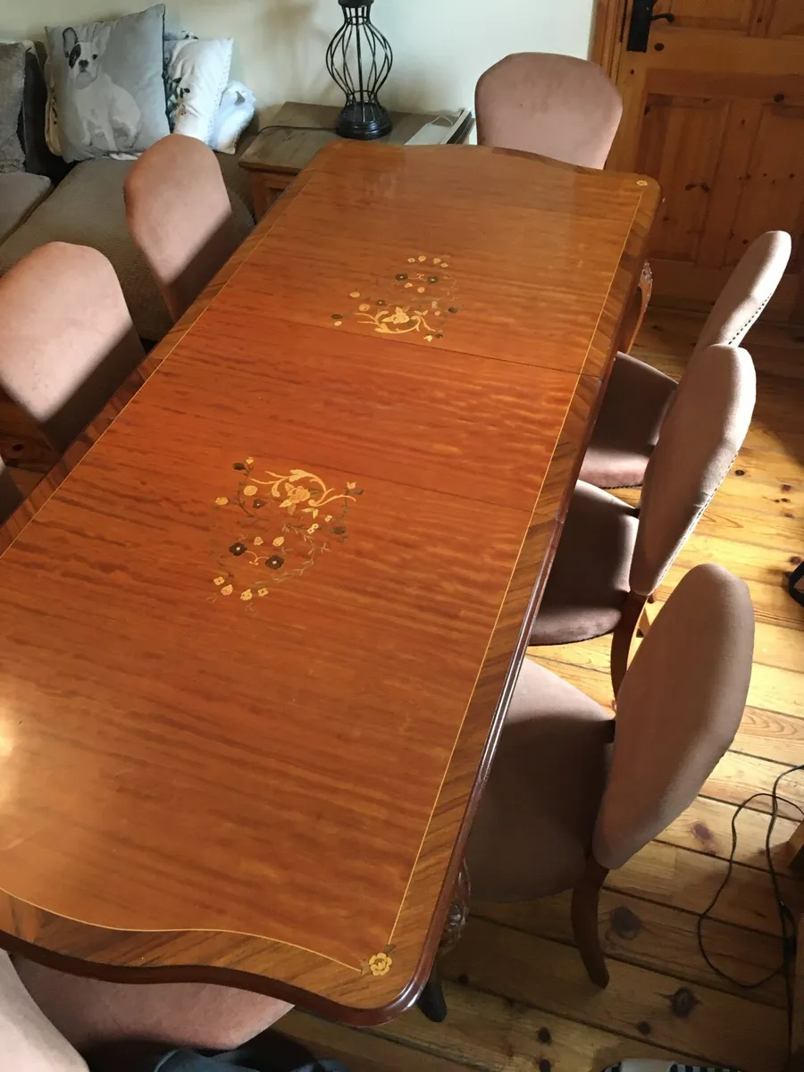 Dining table and 8 chairs - Image 1