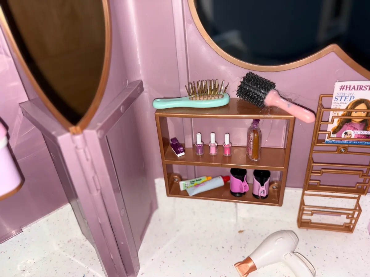 Our generation salon - Image 4