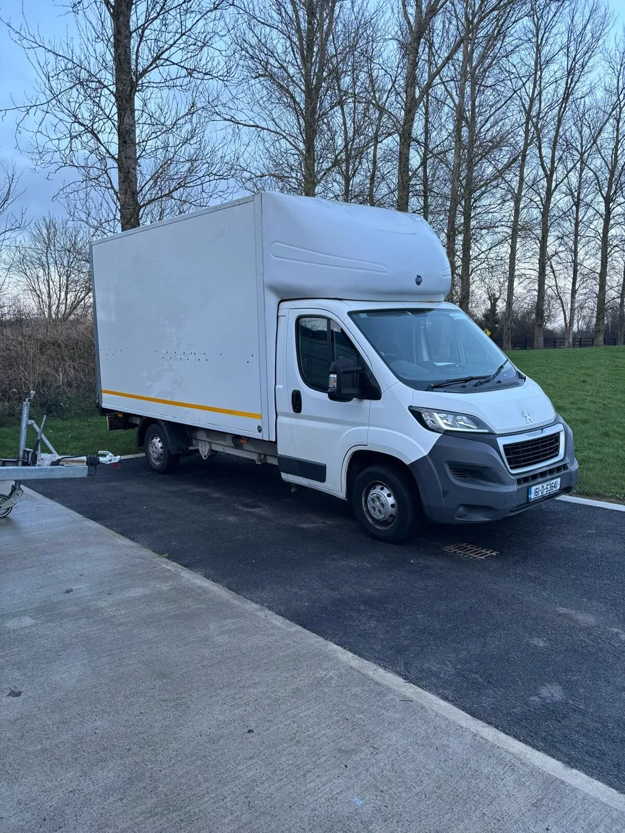 Peugeot boxer Luton box van - Image 1
