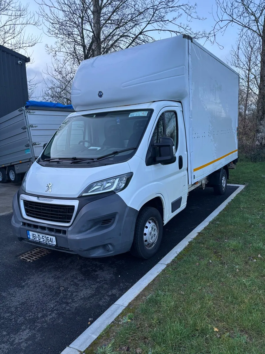 Peugeot boxer Luton box van - Image 2