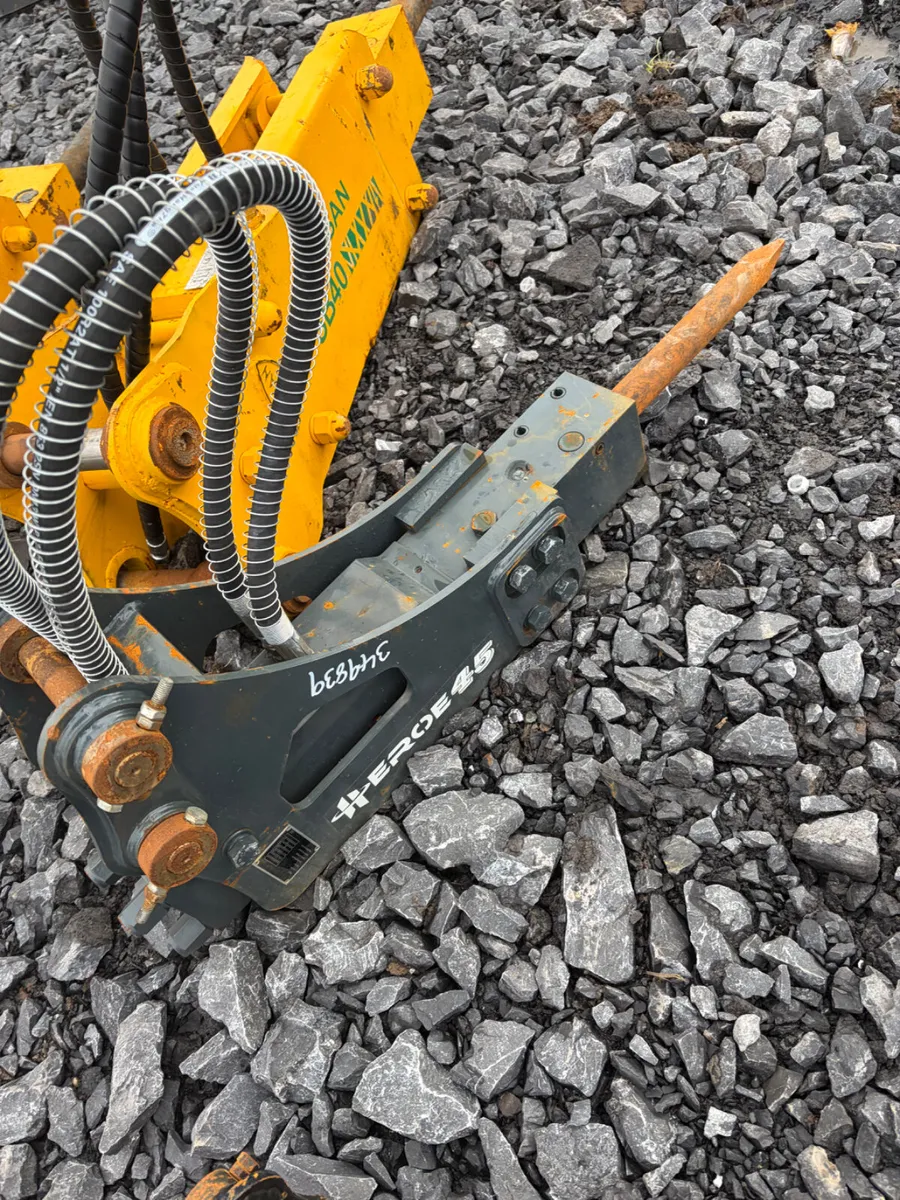 Unused Heroe Rock breaker to suit 1-3t digger - Image 1