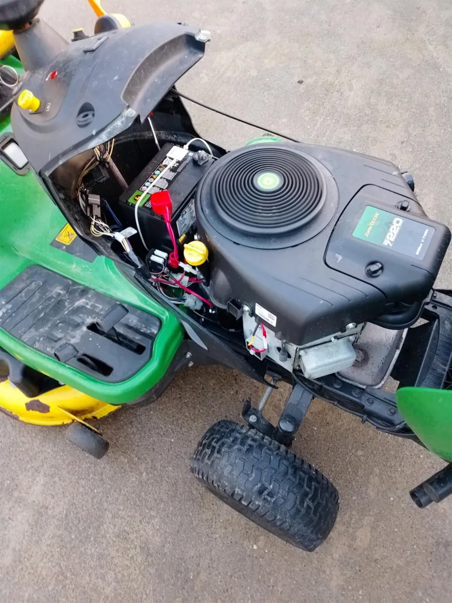 John Deere Ride on  Lawnmower - Image 2