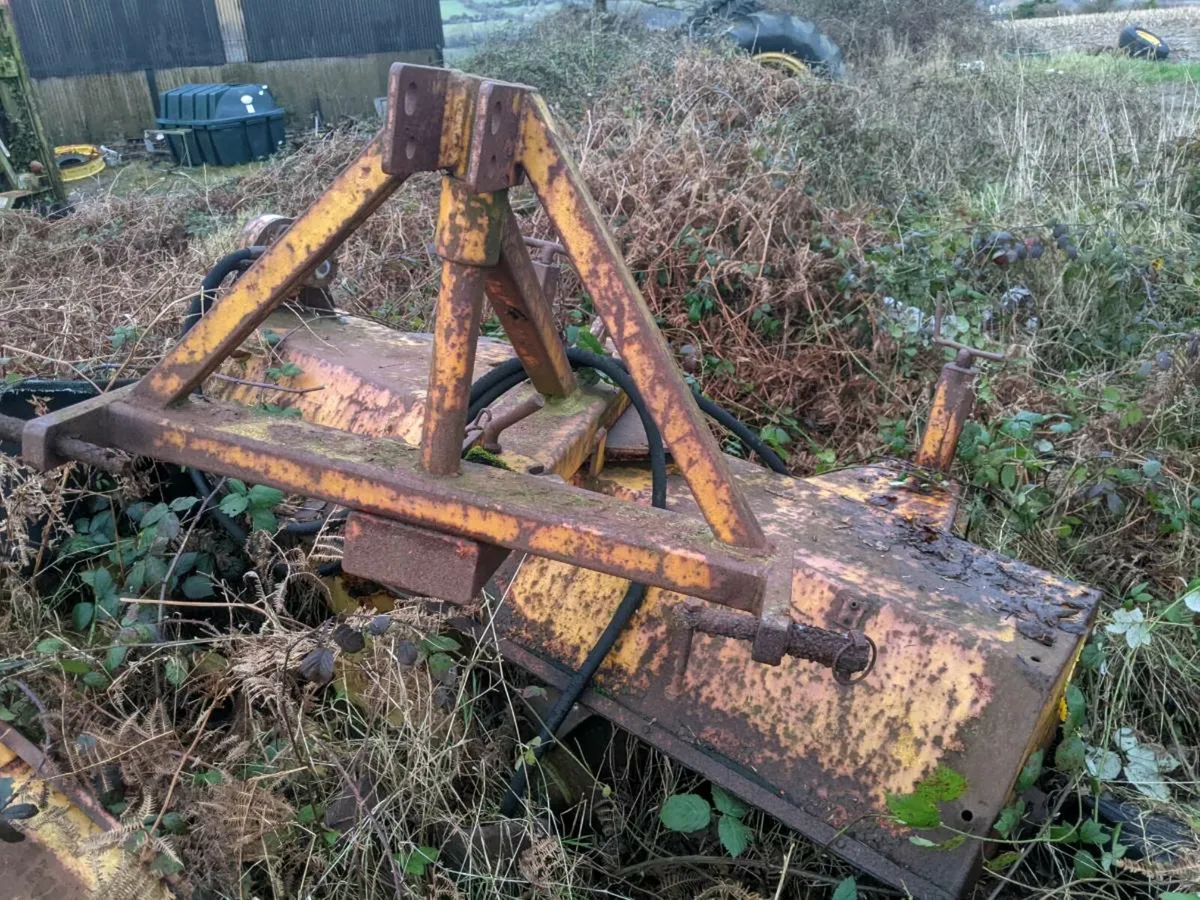 Road sweeper - Image 1