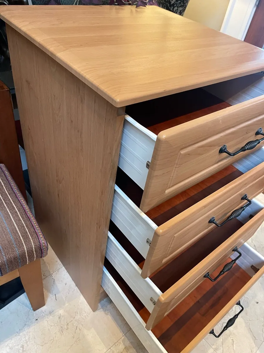 As New - Very Solid 4 Drawer Chest Of Drawers - Image 3