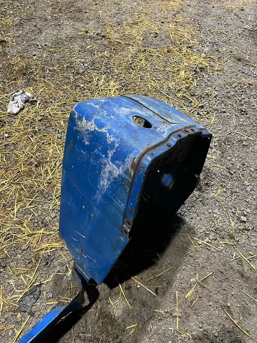 Hilux cross members Ford nose cone section - Image 1