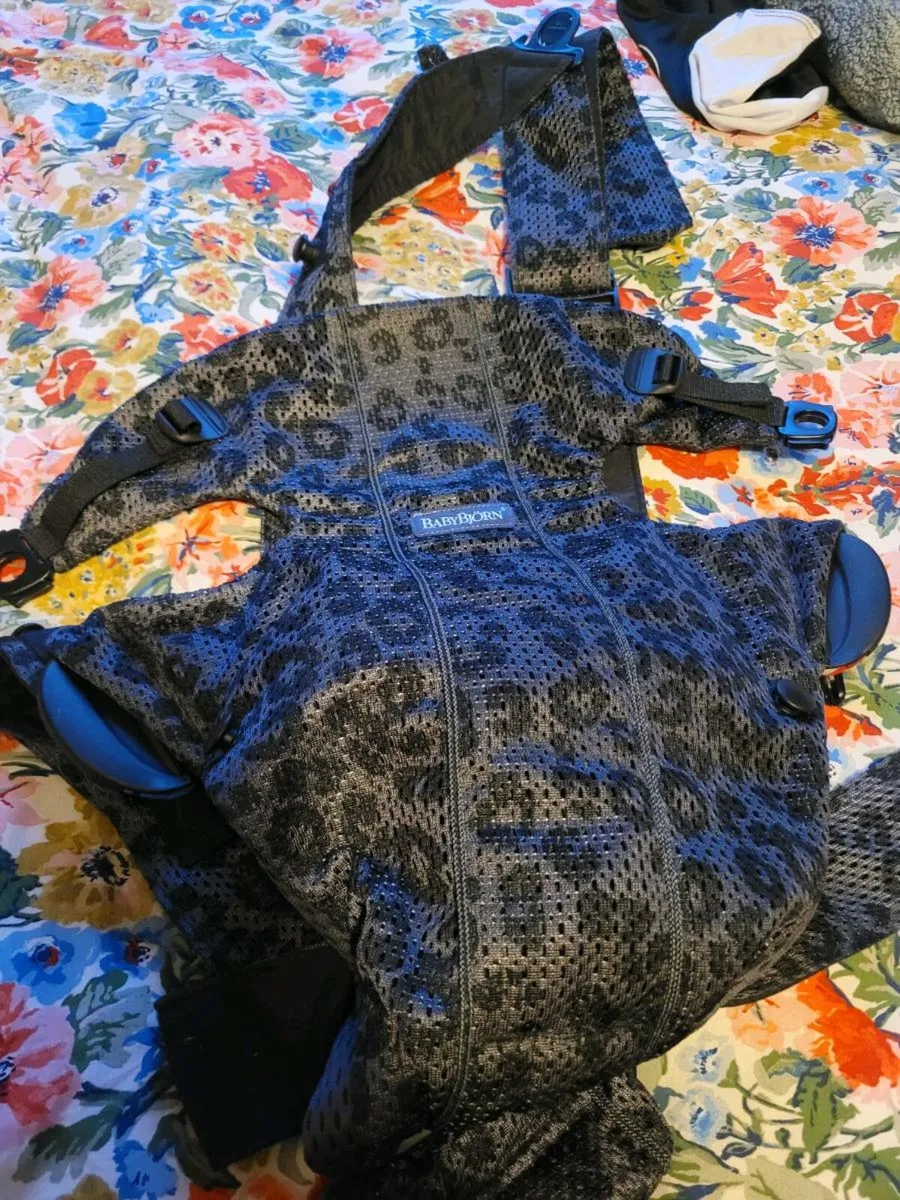BabyBjorn
Baby Carrier One Air, Leopard Mesh - Image 3